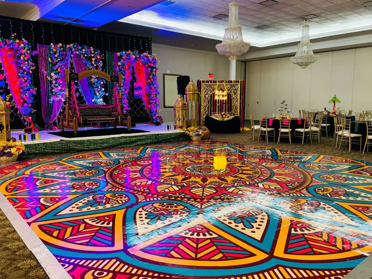 TRADITIONAL RED PATTERN FLOOR