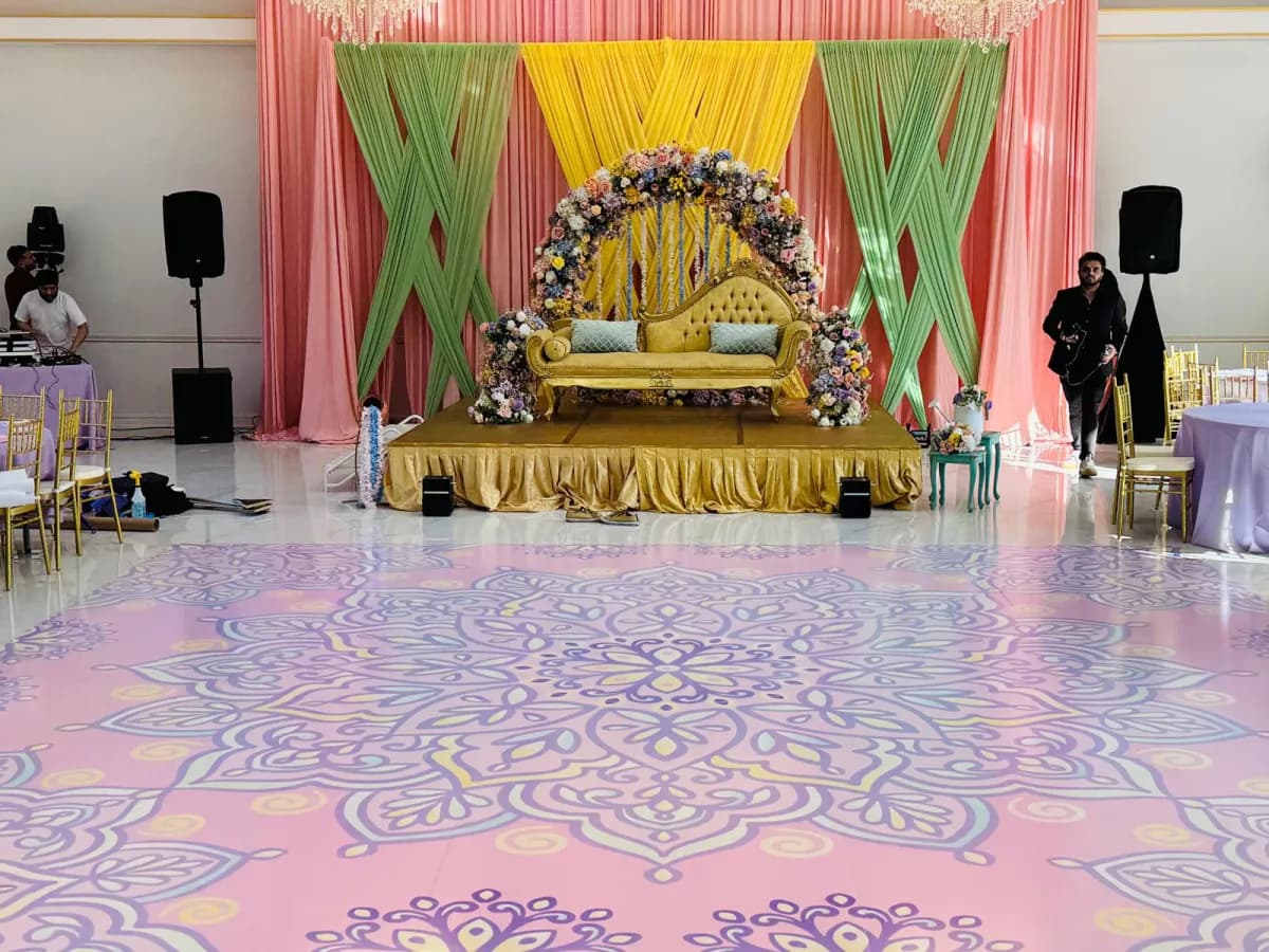 R&V GOLD WREATH FLOOR